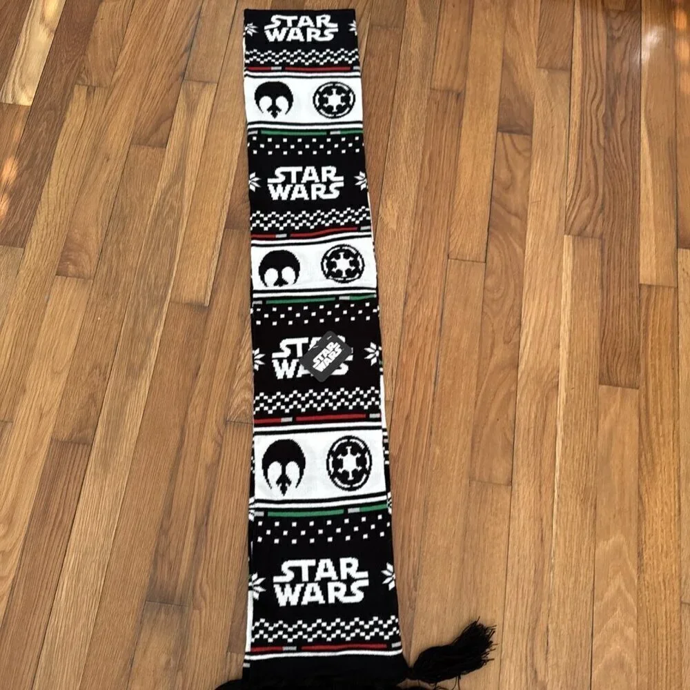 Star Wars Lucasfilm Disney Knit & Fringe Scarf